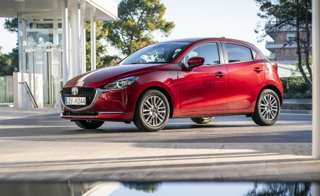 2020 Mazda2 (Color: Red Crystal) Front Three-Quarter Wallpapers 450x275 (75)