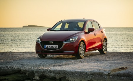 2020 Mazda2 (Color: Red Crystal) Front Three-Quarter Wallpapers 450x275 (52)