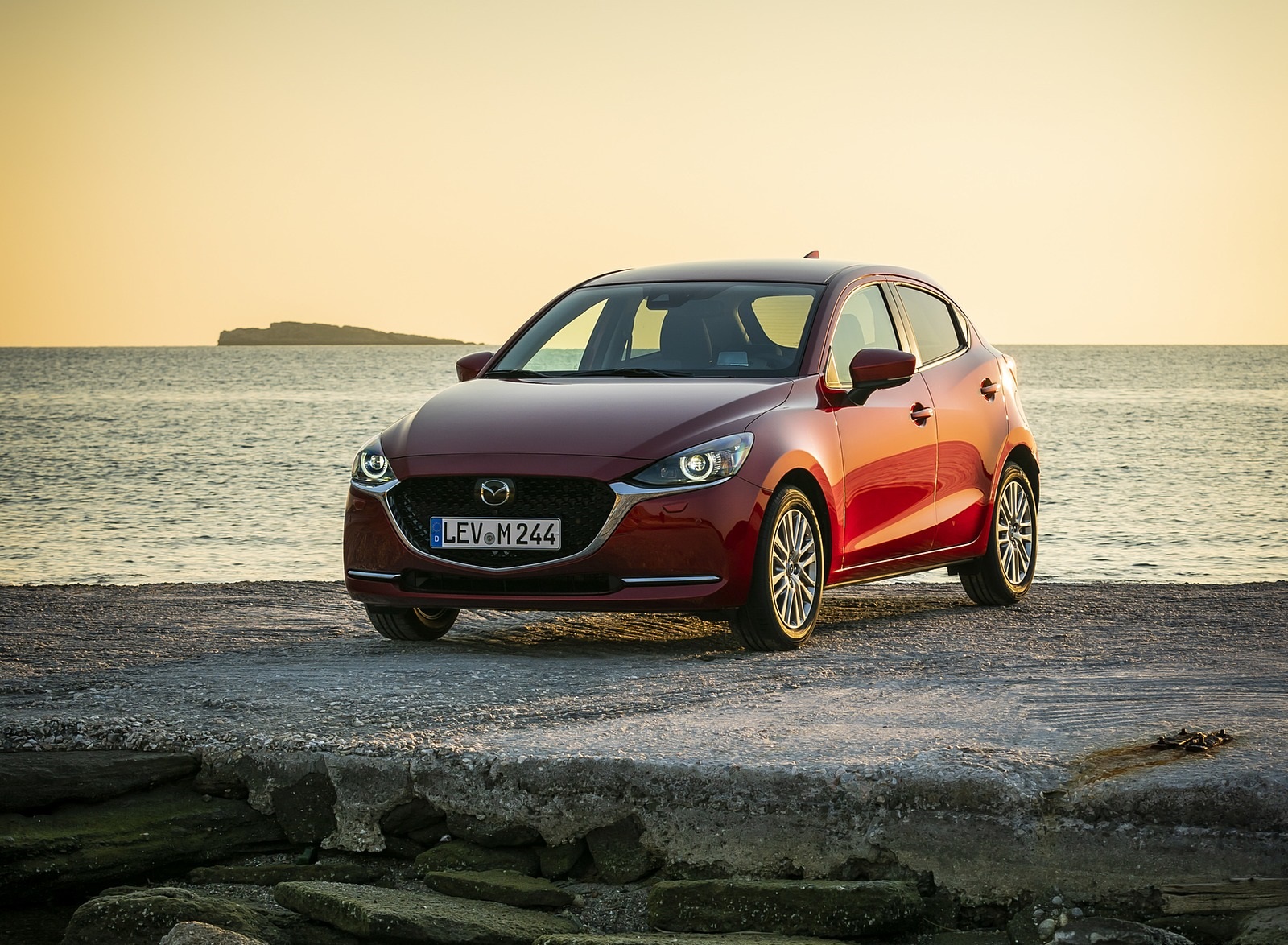 2020 Mazda2 (Color: Red Crystal) Front Three-Quarter Wallpapers #52 of 180