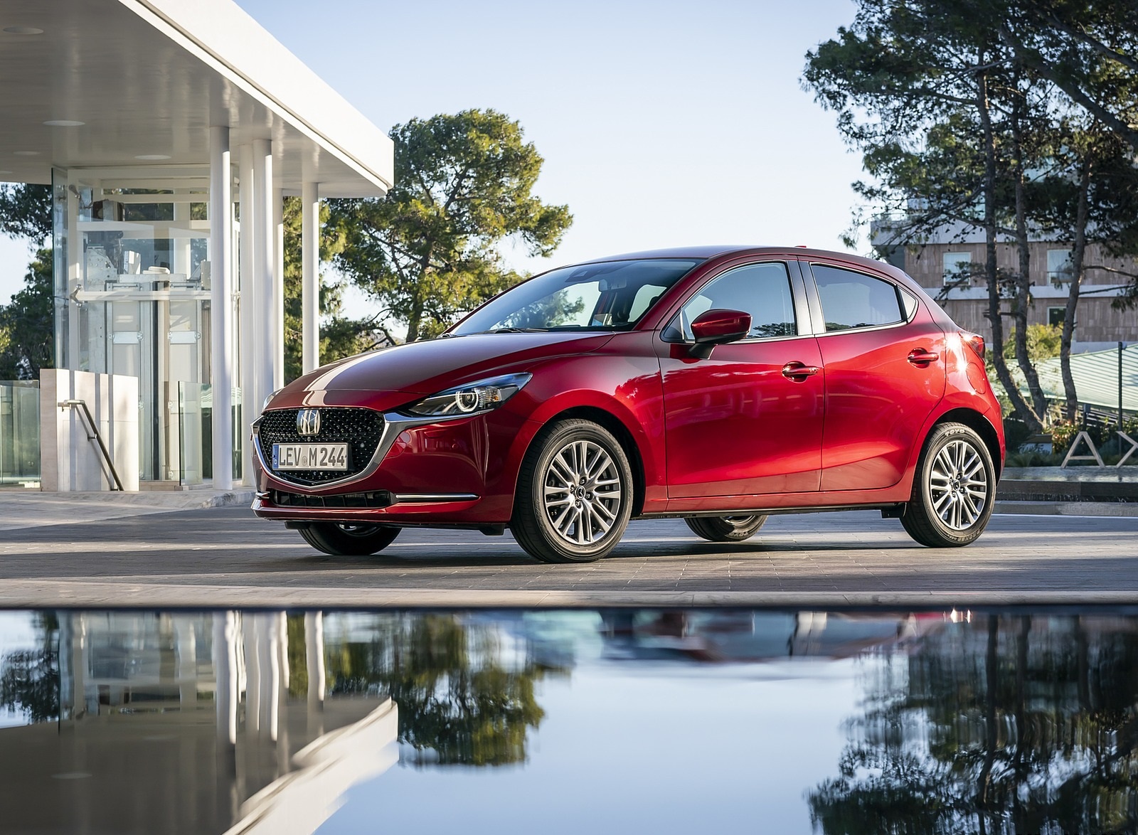 2020 Mazda2 (Color: Red Crystal) Front Three-Quarter Wallpapers #76 of 180