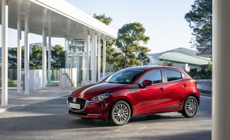 2020 Mazda2 (Color: Red Crystal) Front Three-Quarter Wallpapers 450x275 (67)