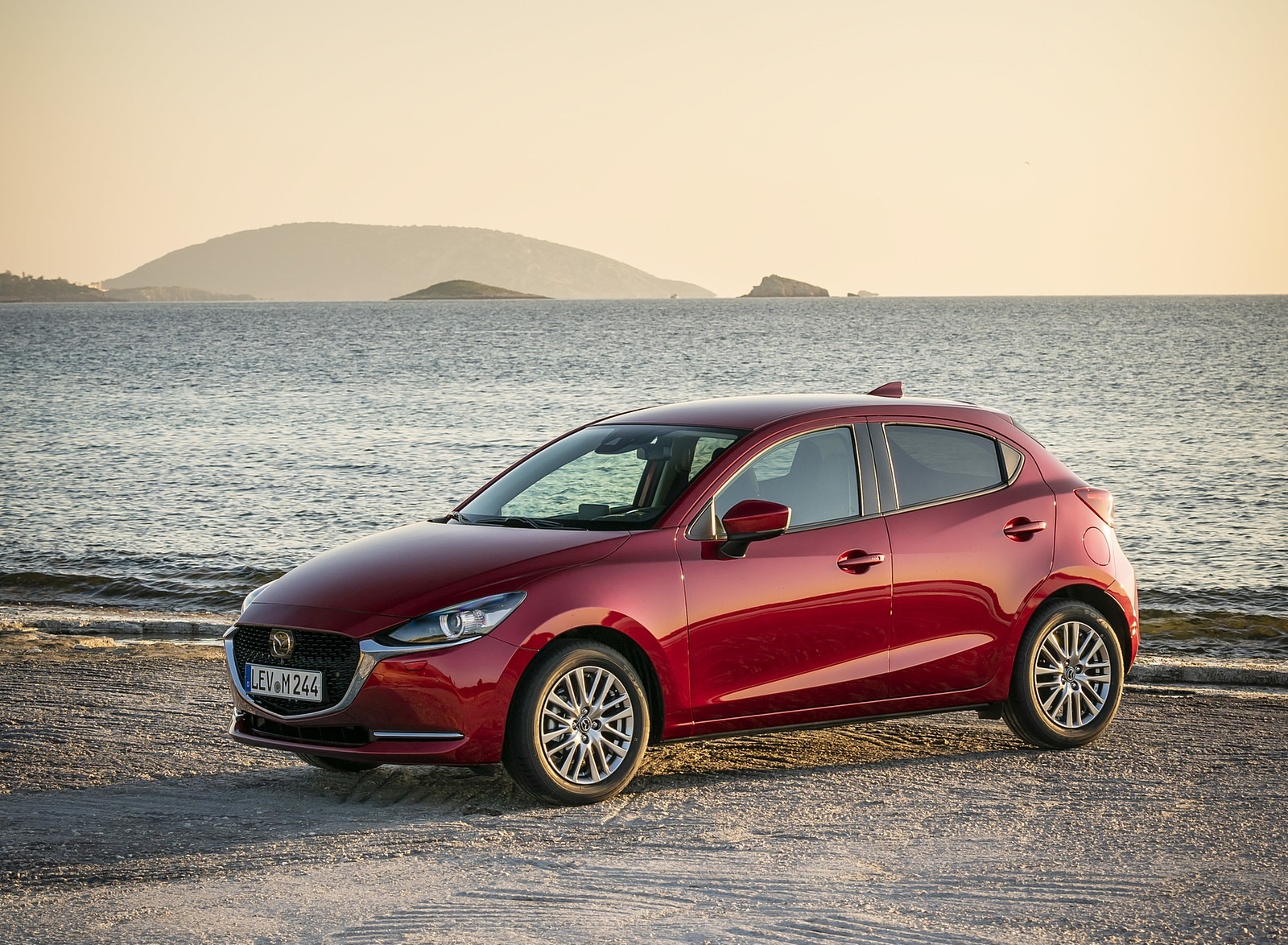 2020 Mazda2 (Color: Red Crystal) Front Three-Quarter Wallpapers #54 of 180