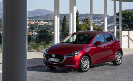 2020 Mazda2 (Color: Red Crystal) Front Three-Quarter Wallpapers 450x275 (71)