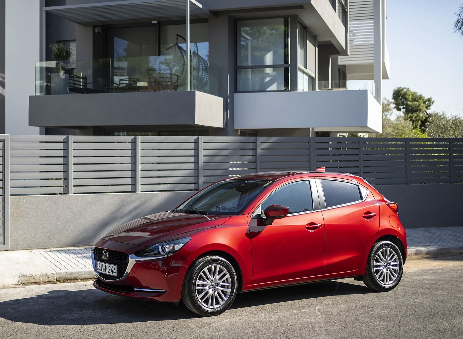 2020 Mazda2 (Color: Red Crystal) Front Three-Quarter Wallpapers #78 of 180