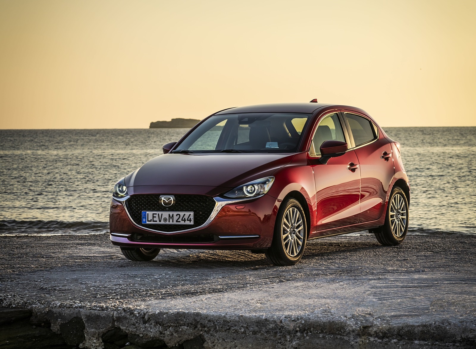 2020 Mazda2 (Color: Red Crystal) Front Three-Quarter Wallpapers #58 of 180