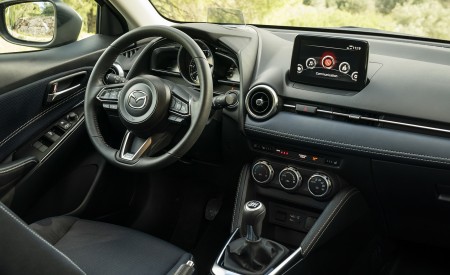 2020 Mazda2 (Color: Red Crystal) Interior Wallpapers 450x275 (94)