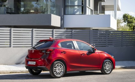 2020 Mazda2 (Color: Red Crystal) Rear Three-Quarter Wallpapers 450x275 (82)