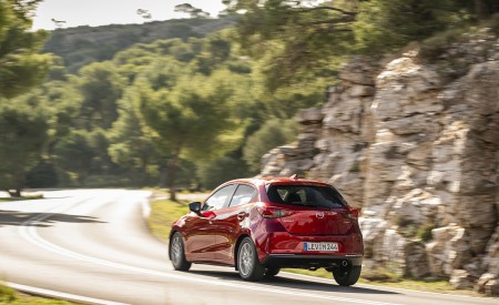 2020 Mazda2 (Color: Red Crystal) Rear Three-Quarter Wallpapers 450x275 (39)