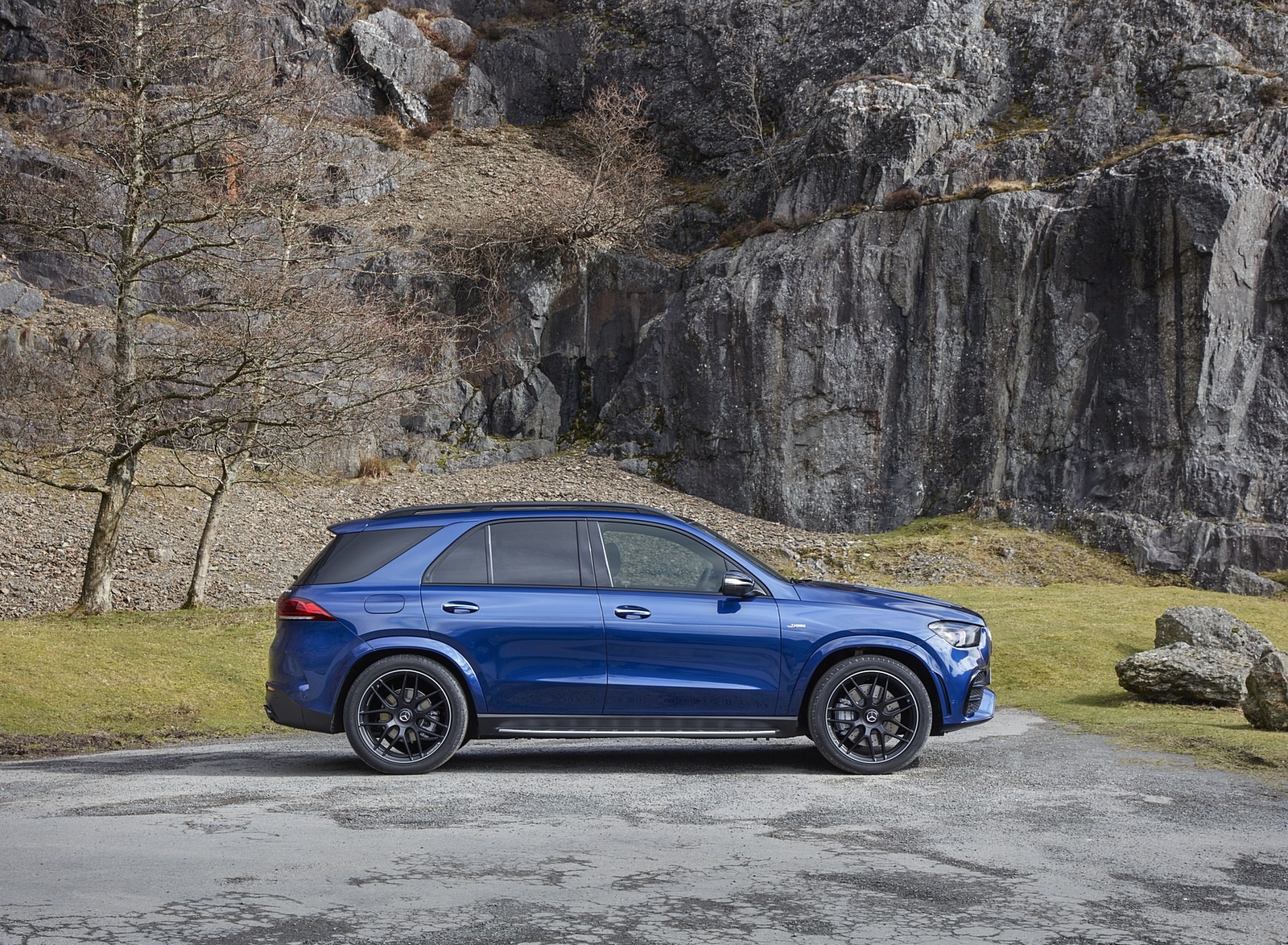 2020 Mercedes-AMG GLE 53 (UK-Spec) Side Wallpapers #30 of 41