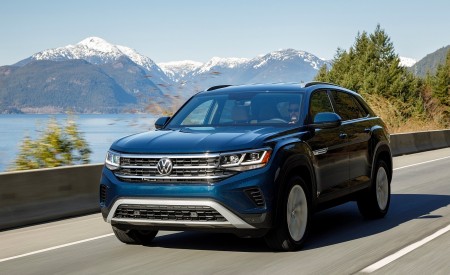 2020 Volkswagen Atlas Cross Sport SE with Technology (Color: Tourmaline Blue) Front Wallpapers 450x275 (5)