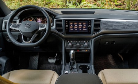 2020 Volkswagen Atlas Cross Sport SE with Technology (Color: Tourmaline Blue) Interior Cockpit Wallpapers 450x275 (20)