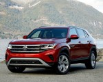 2020 Volkswagen Atlas Cross Sport SEL (Color: Aurora Red) Front Three-Quarter Wallpapers 150x120