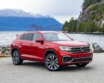 2020 Volkswagen Atlas Cross Sport SEL (Color: Aurora Red) Front Three-Quarter Wallpapers 150x120