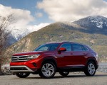 2020 Volkswagen Atlas Cross Sport SEL (Color: Aurora Red) Front Three-Quarter Wallpapers 150x120