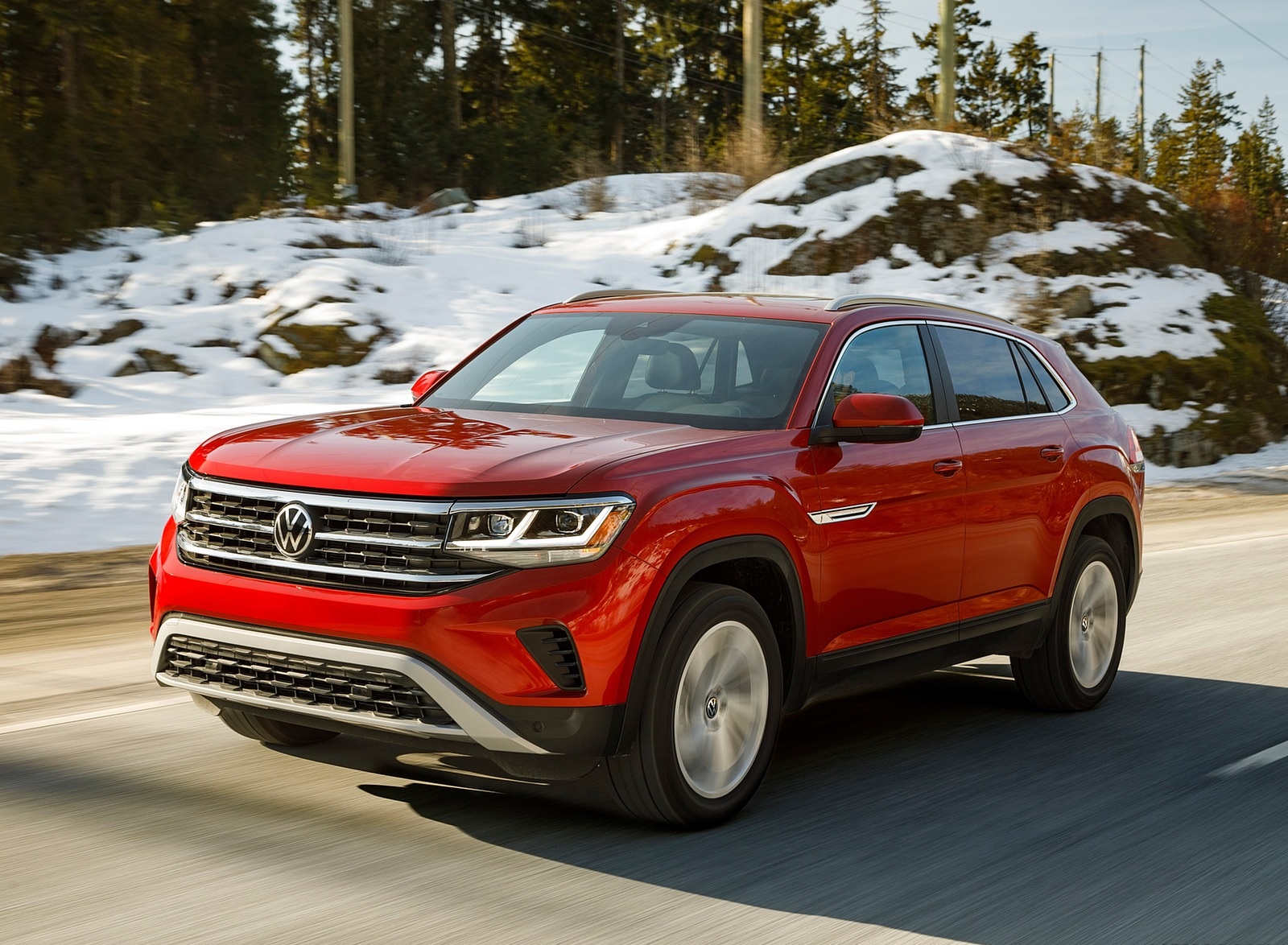 2020 Volkswagen Atlas Cross Sport SEL (Color: Aurora Red) Front Three-Quarter Wallpapers #52 of 80