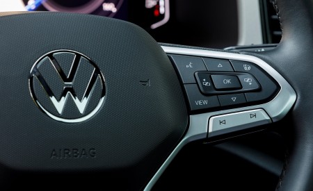2020 Volkswagen Atlas Cross Sport SEL (Color: Aurora Red) Interior Steering Wheel Wallpapers 450x275 (76)