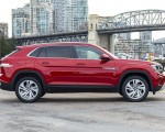 2020 Volkswagen Atlas Cross Sport SEL (Color: Aurora Red) Side Wallpapers 150x120