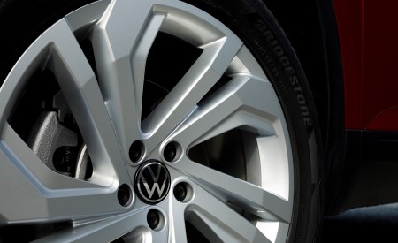 2020 Volkswagen Atlas Cross Sport SEL (Color: Aurora Red) Wheel Wallpapers 450x275 (74)