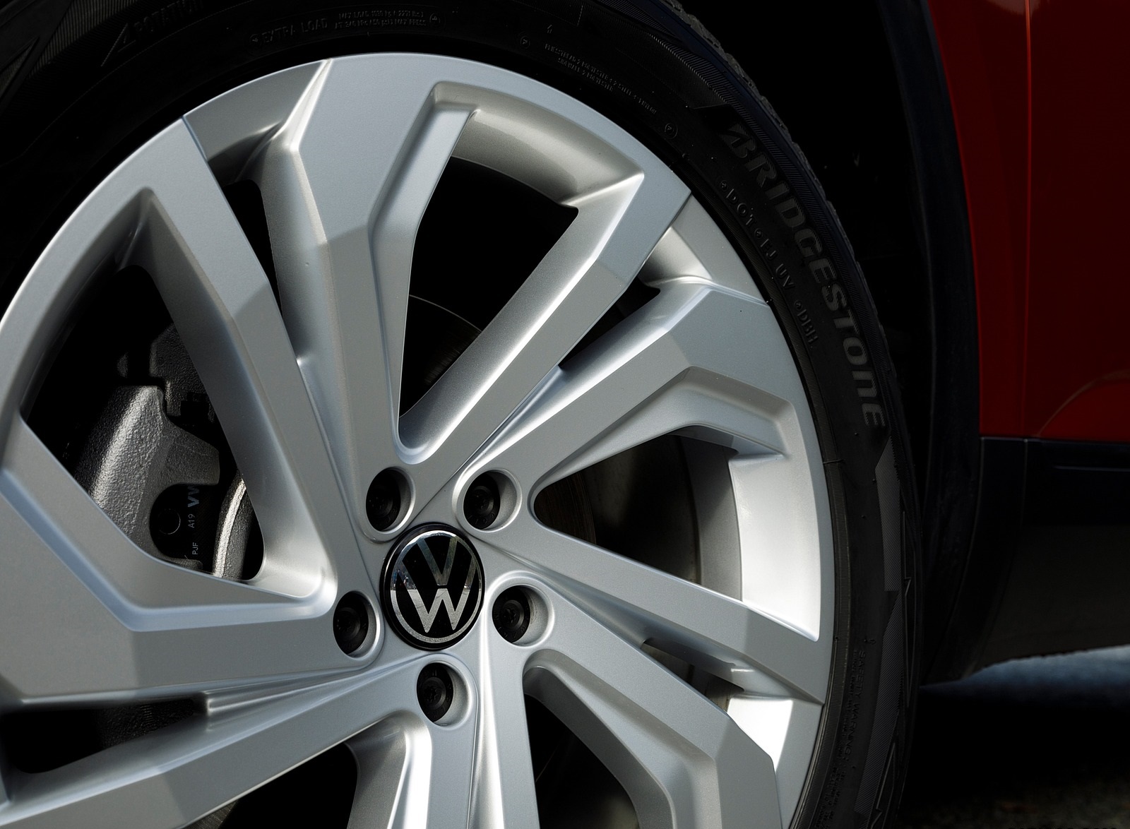 2020 Volkswagen Atlas Cross Sport SEL (Color: Aurora Red) Wheel Wallpapers #74 of 80