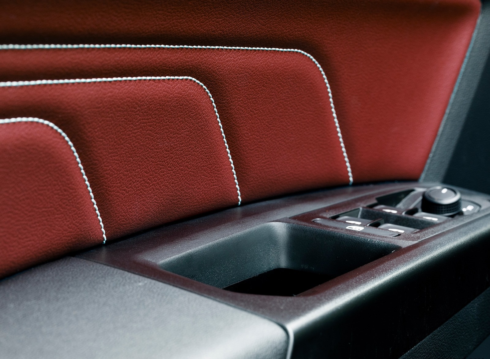 2020 Volkswagen Atlas Cross Sport SEL Premium R Line (Color: Pure Gray) Interior Detail Wallpapers #40 of 80