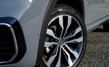 2020 Volkswagen Atlas Cross Sport SEL Premium R Line (Color: Pure Gray) Wheel Wallpapers 450x275 (29)