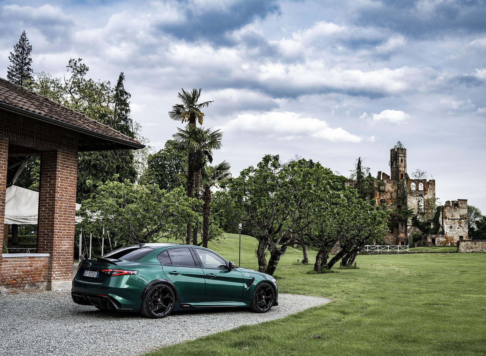 2021 Alfa Romeo Giulia GTA (Color: Montreal Green) Rear Three-Quarter Wallpapers (10)
