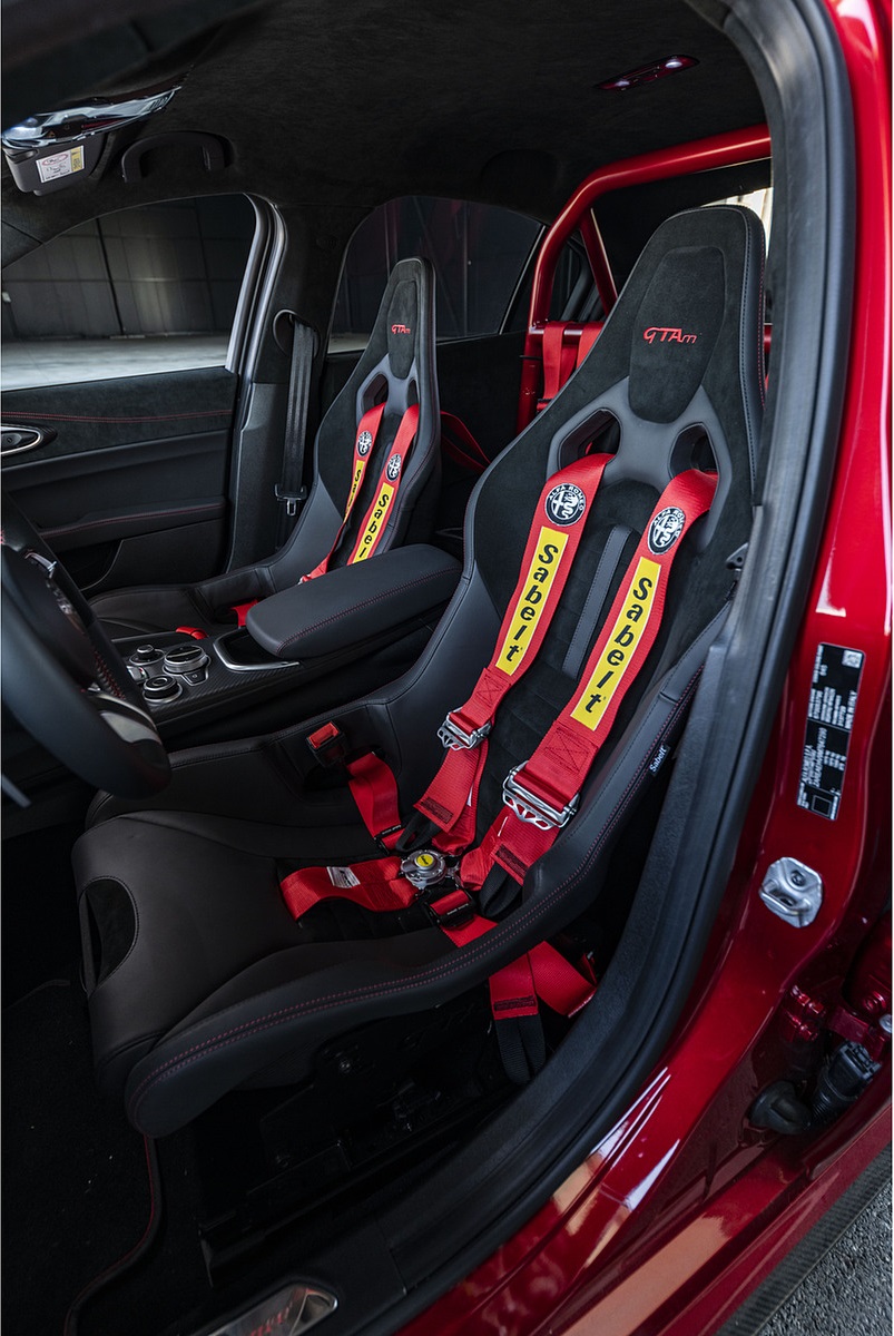2021 Alfa Romeo Giulia GTA Interior Seats Wallpapers  #25 of 78