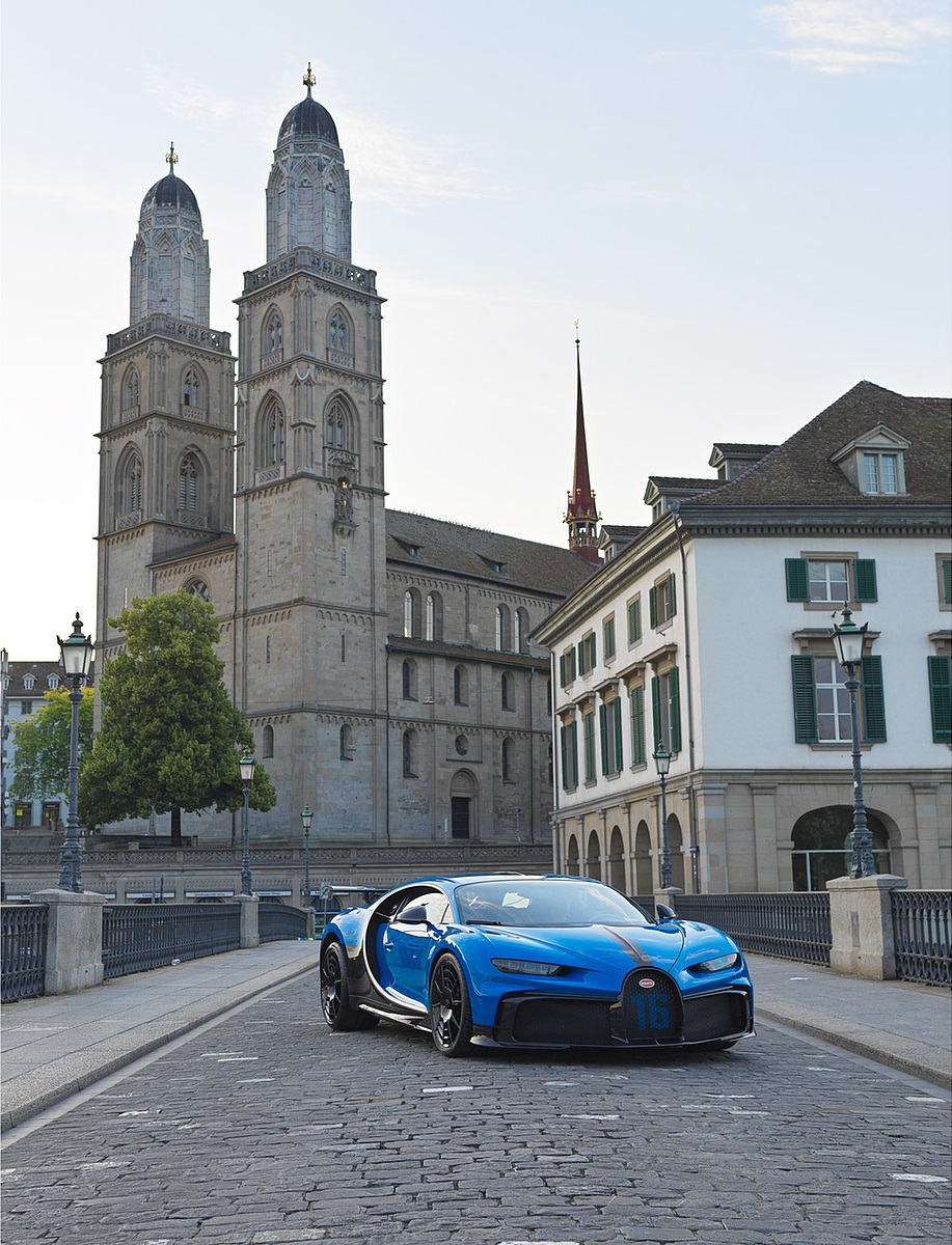 2021 Bugatti Chiron Pur Sport Front Three-Quarter Wallpapers #59 of 119