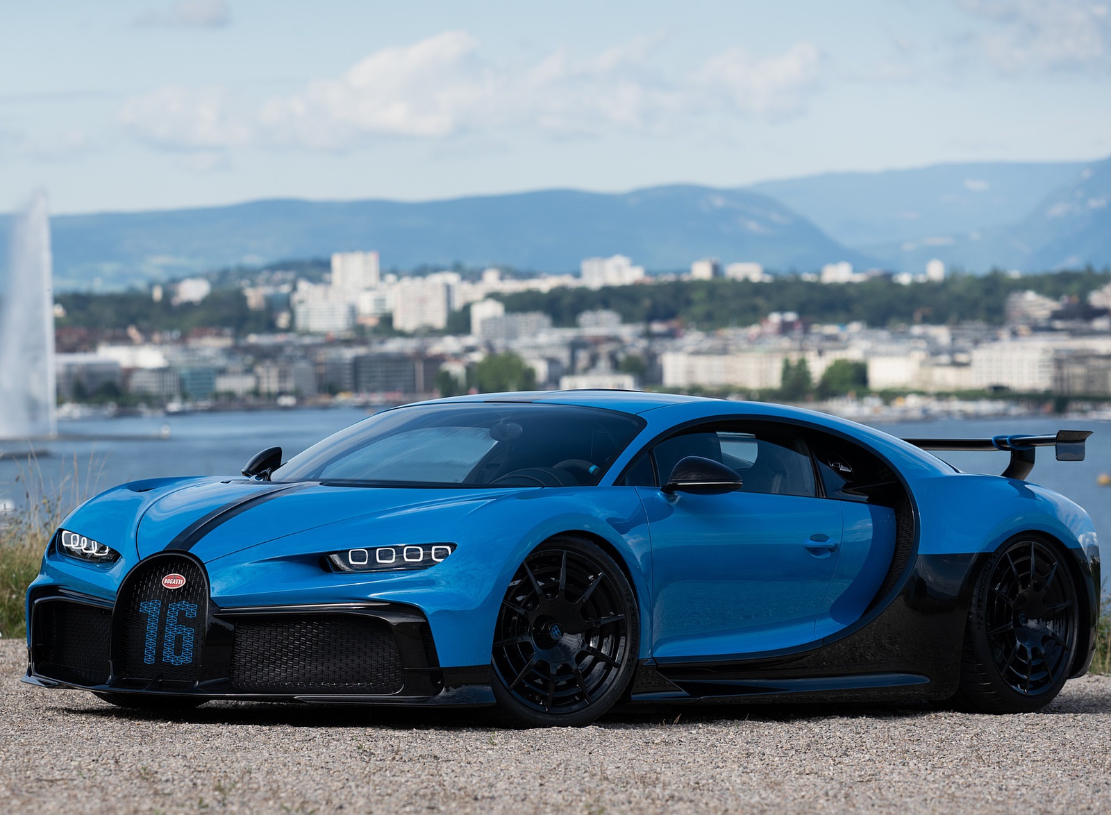2021 Bugatti Chiron Pur Sport Front Three-Quarter Wallpapers #65 of 119