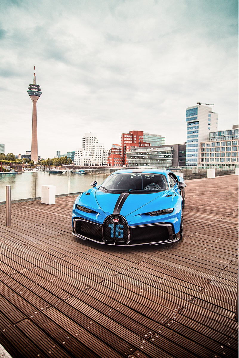 2021 Bugatti Chiron Pur Sport Front Wallpapers #60 of 119