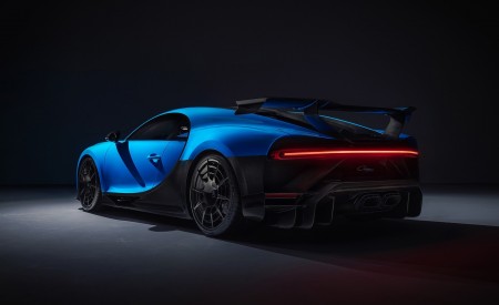 2021 Bugatti Chiron Pur Sport Rear Three-Quarter Wallpapers 450x275 (99)