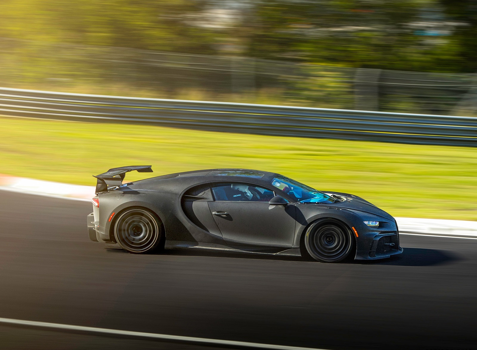 2021 Bugatti Chiron Pur Sport Side Wallpapers #51 of 119