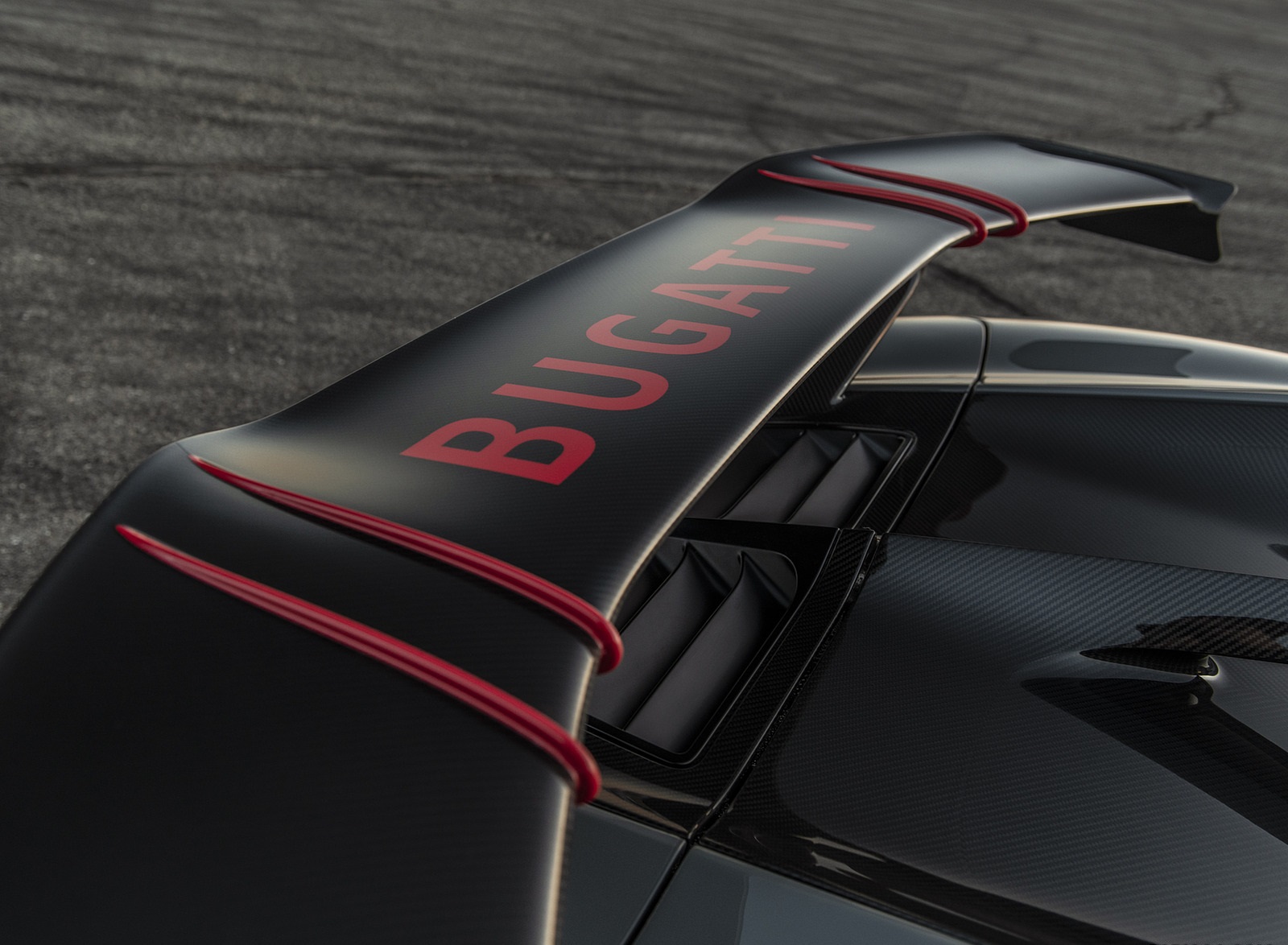 2021 Bugatti Chiron Pur Sport (US-Version) Spoiler Wallpapers #13 of 119