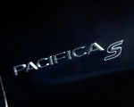 2021 Chrysler Pacifica Limited S AWD Badge Wallpapers 150x120 (27)
