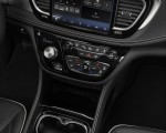 2021 Chrysler Pacifica Limited S AWD Central Console Wallpapers 150x120 (46)