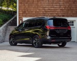 2021 Chrysler Pacifica Limited S AWD Rear Three-Quarter Wallpapers 150x120 (26)