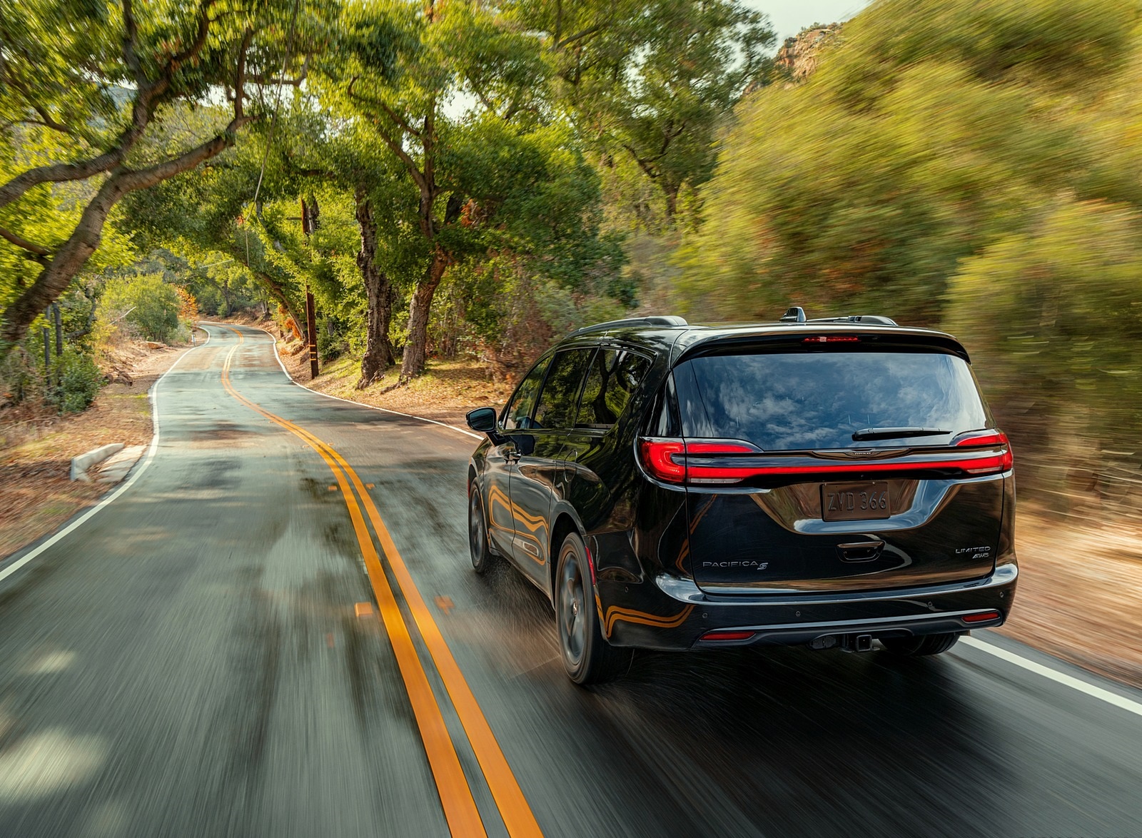 2021 Chrysler Pacifica Limited S AWD Rear Wallpapers #7 of 60