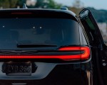 2021 Chrysler Pacifica Limited S AWD Tail Light Wallpapers 150x120 (37)