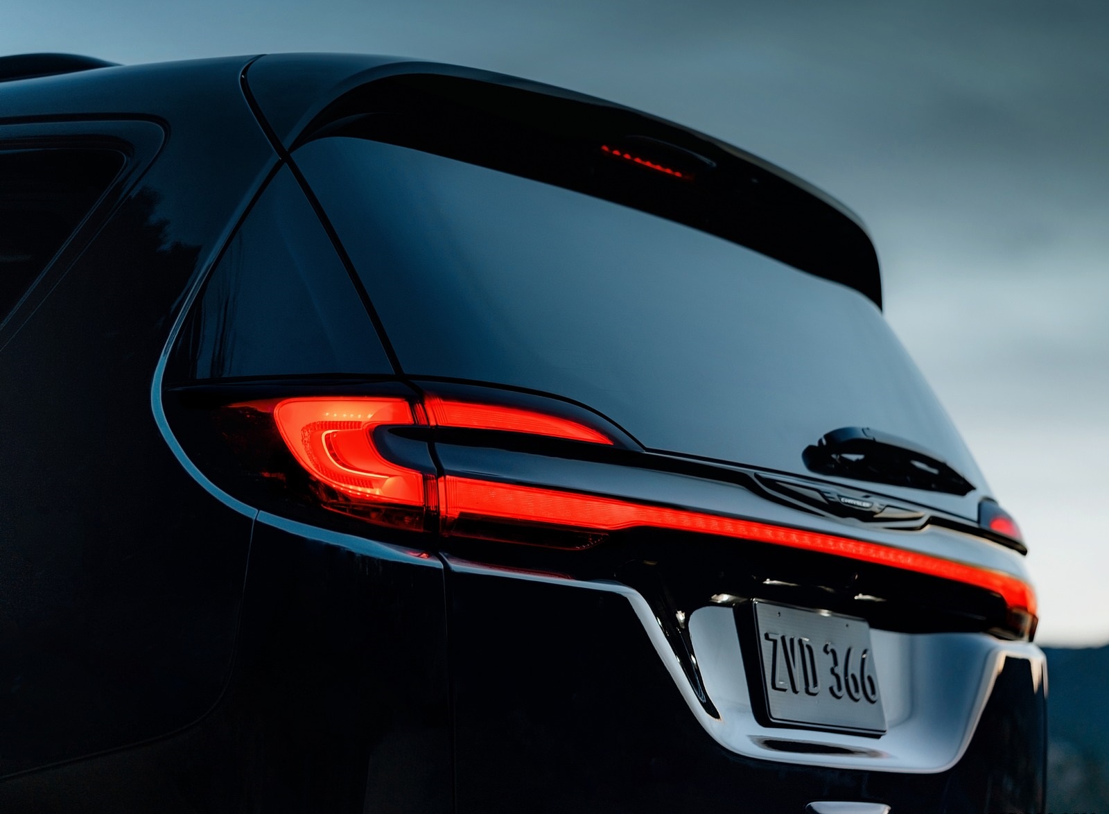 2021 Chrysler Pacifica Limited S AWD Tail Light Wallpapers #35 of 60