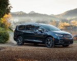 2021 Chrysler Pacifica Pinnacle AWD Front Three-Quarter Wallpapers 150x120