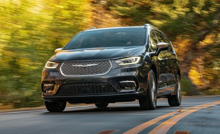 2021 Chrysler Pacifica Pinnacle AWD Wallpapers & HD Images