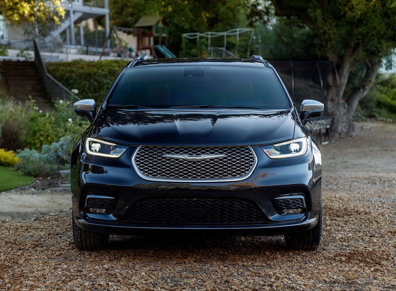 2021 Chrysler Pacifica Pinnacle AWD Front Wallpapers (8)