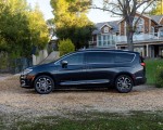 2021 Chrysler Pacifica Pinnacle AWD Side Wallpapers 150x120 (11)
