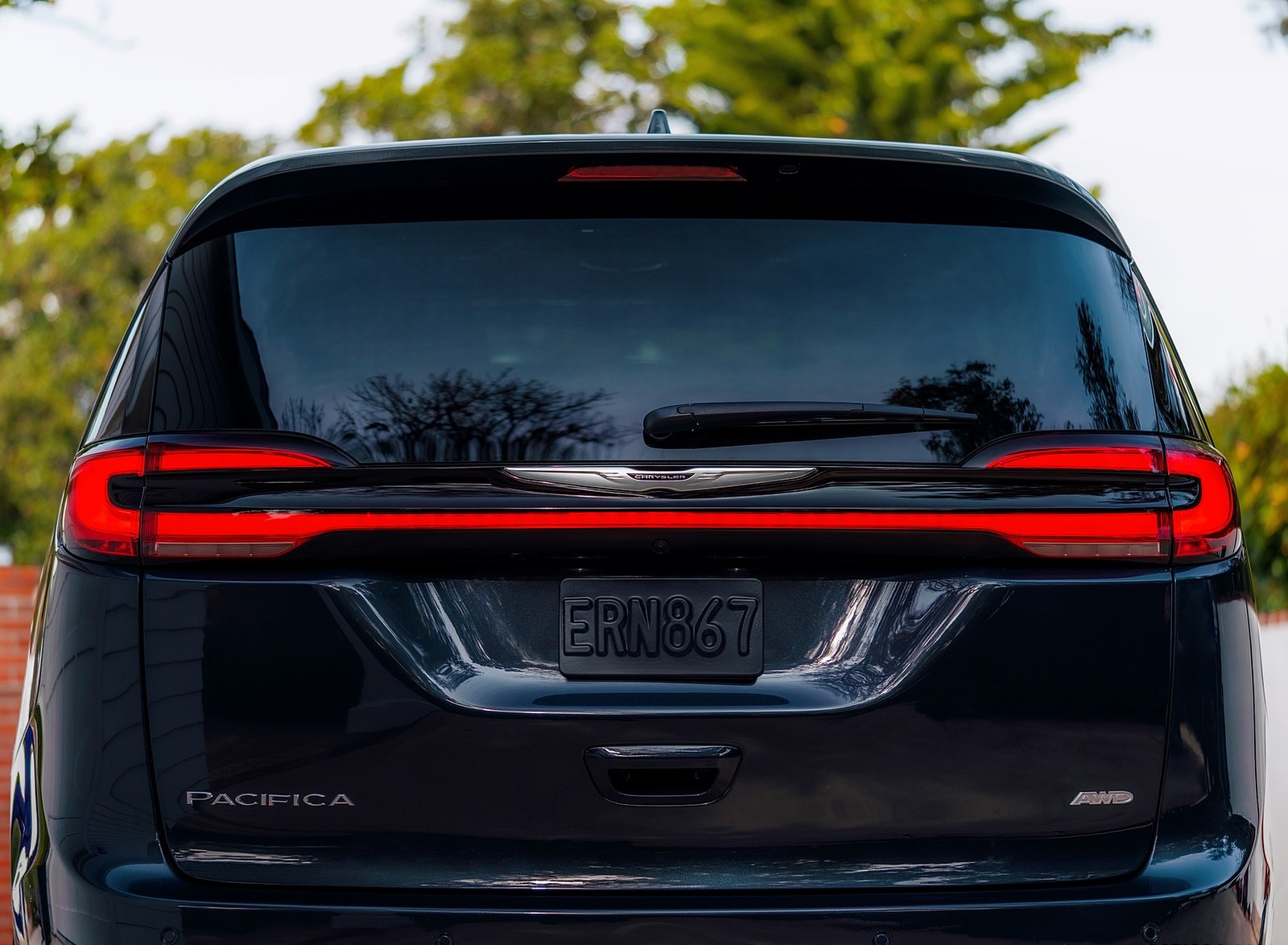 2021 Chrysler Pacifica Pinnacle AWD Tail Light Wallpapers #32 of 79