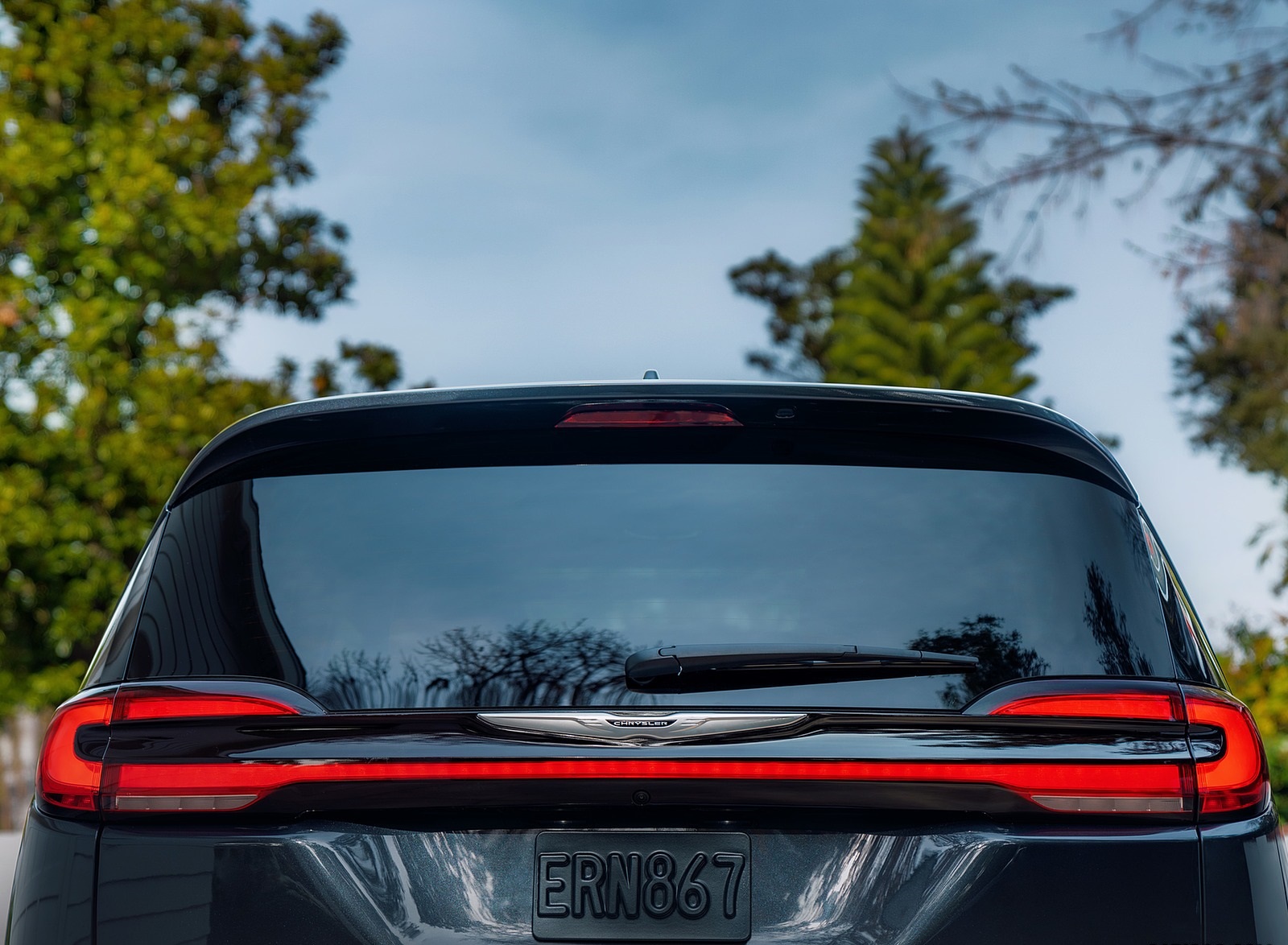 2021 Chrysler Pacifica Pinnacle AWD Tail Light Wallpapers #31 of 79