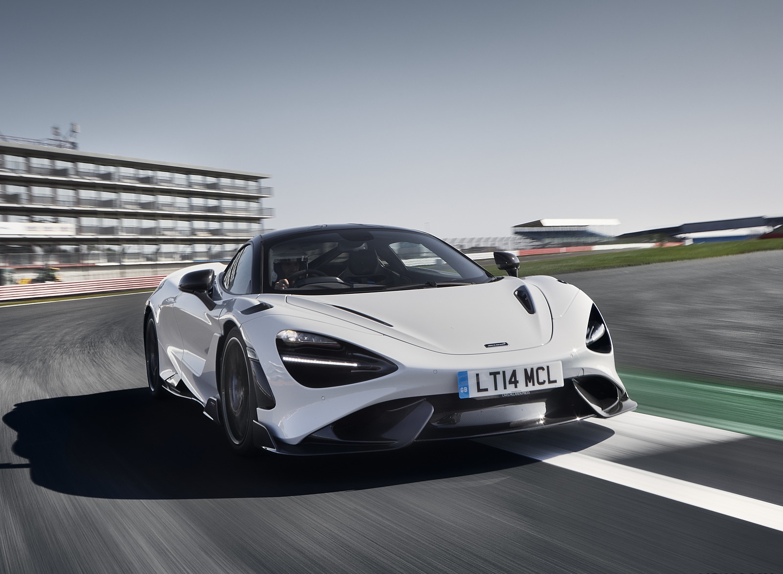 2021 McLaren 765LT Front Wallpapers (6)