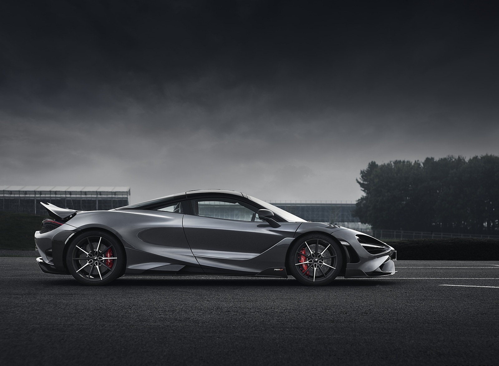 MCLAREN 765lt