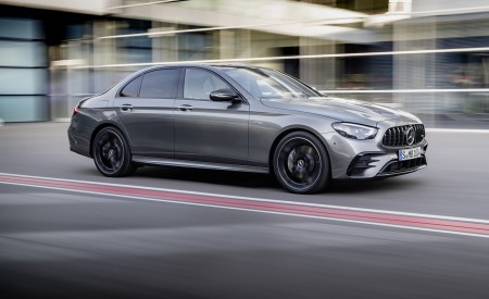 2021 Mercedes-AMG E 53 4MATIC+ Night Package (Color: Selenite Grey Metallic) Front Three-Quarter Wallpapers 450x275 (2)