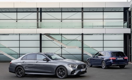 2021 Mercedes-AMG E 53 4MATIC+ Night Package (Color: Selenite Grey Metallic) Front Three-Quarter Wallpapers 450x275 (10)