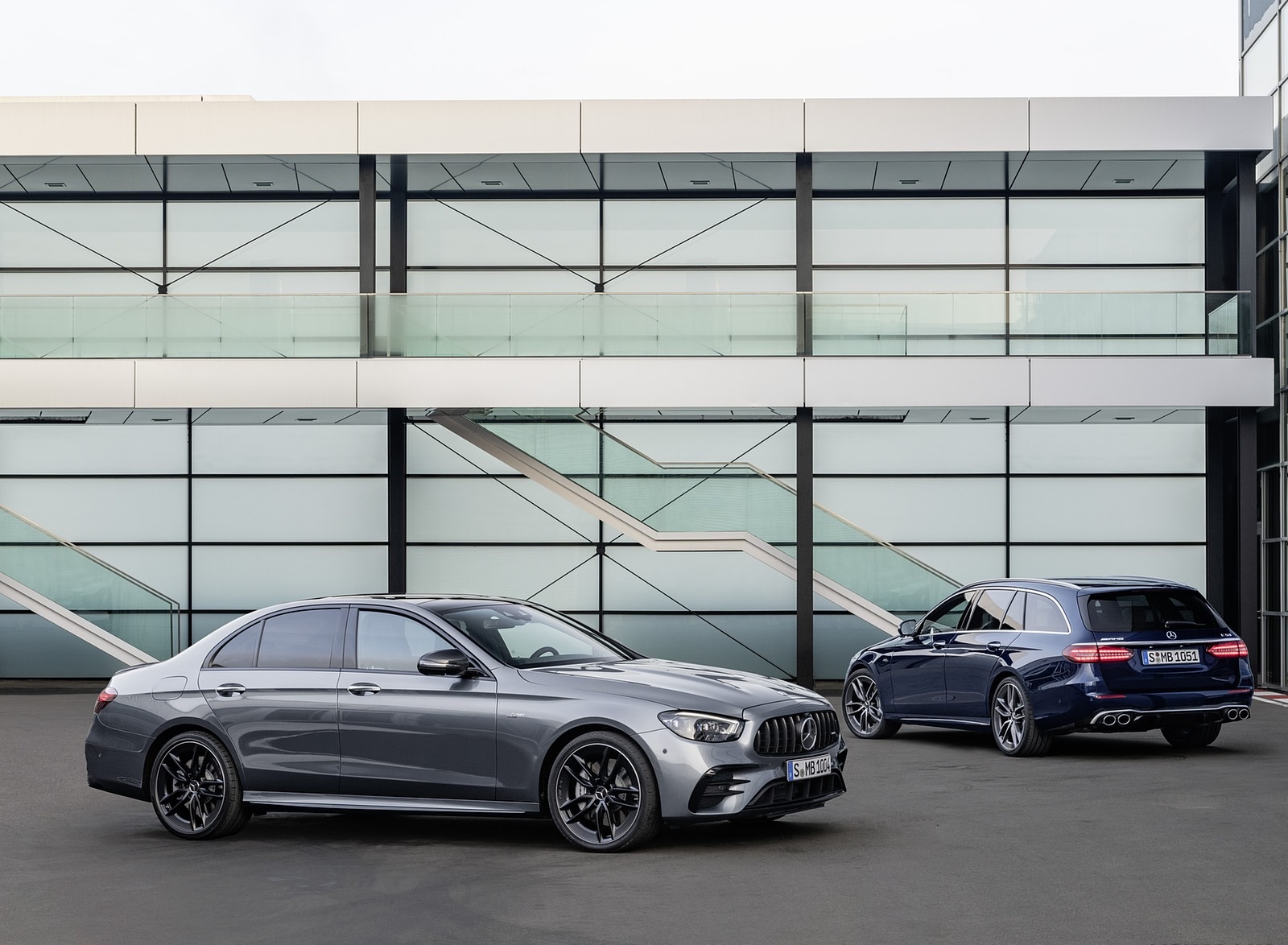 2021 Mercedes-AMG E 53 4MATIC+ Night Package (Color: Selenite Grey Metallic) Front Three-Quarter Wallpapers (10)